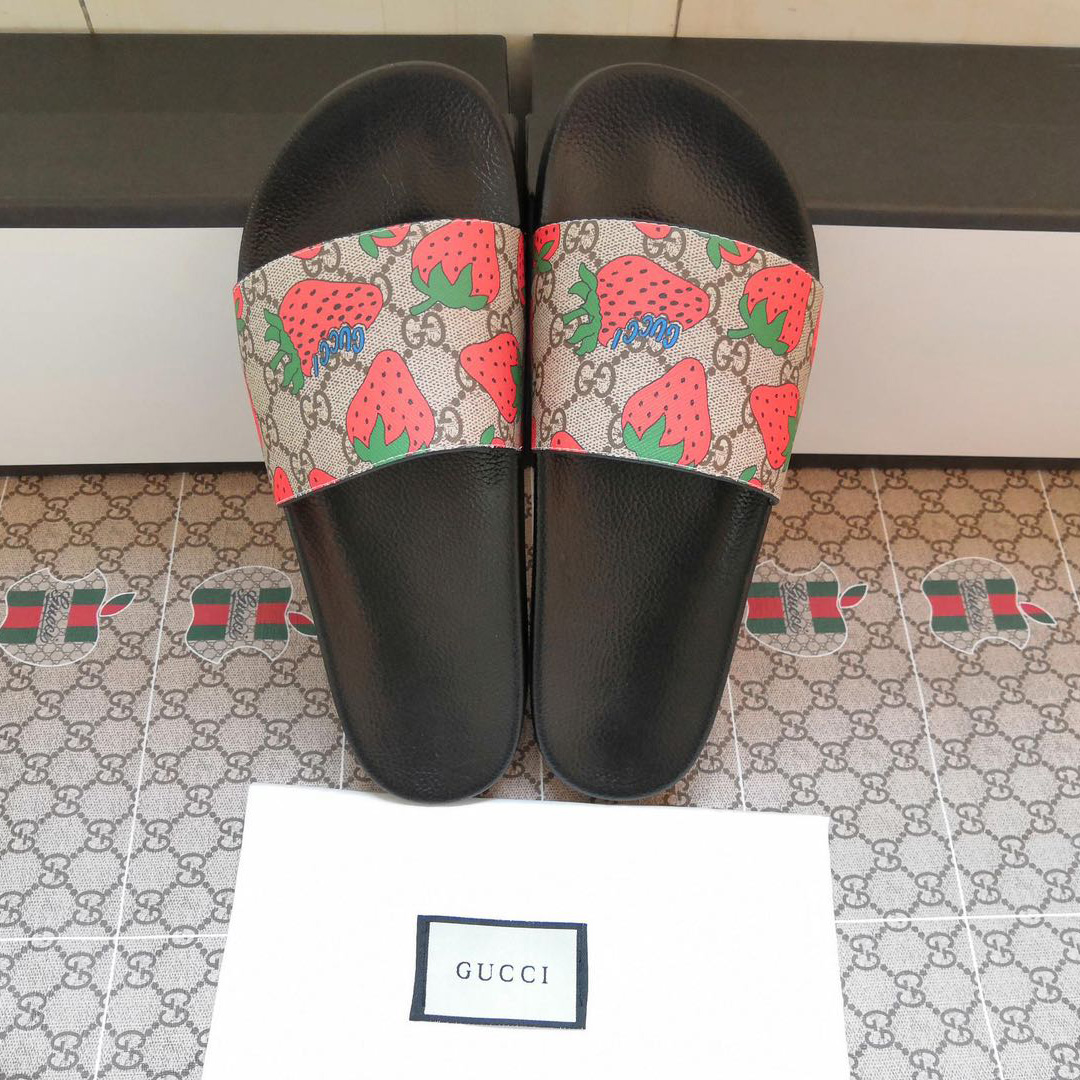 Gucci GG Gucci Strawberry Slide Sandal - Jeupeter