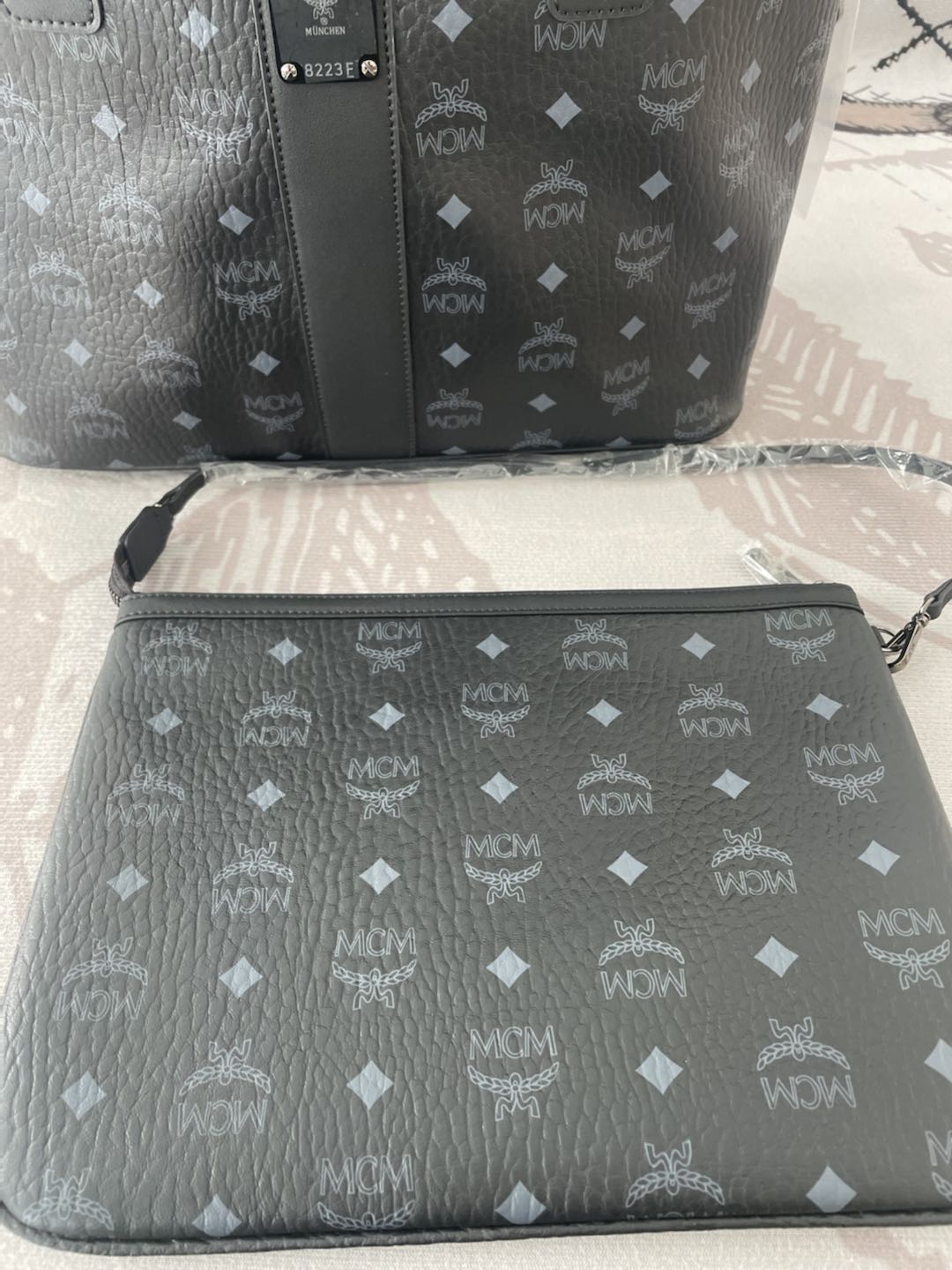 MCM Medium Liz Reversible Visetos Shopper(35-29-16cm) - Jeupeter